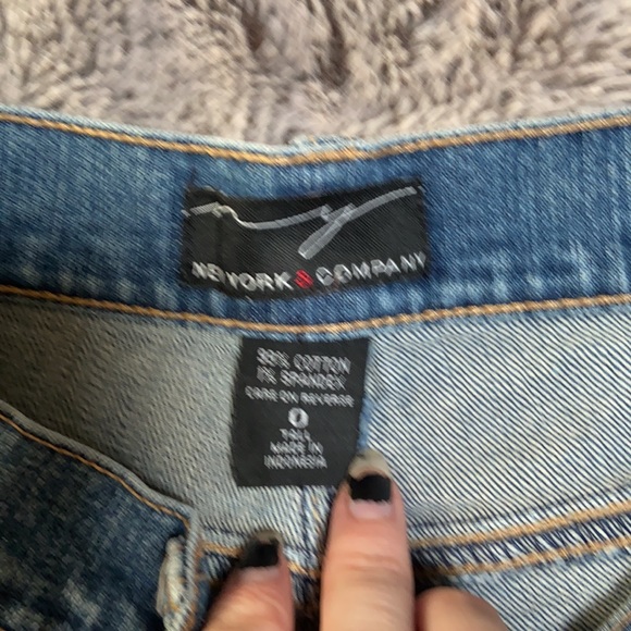 High Waisted New York and Co. Denim Shorts - Picture 5 of 6